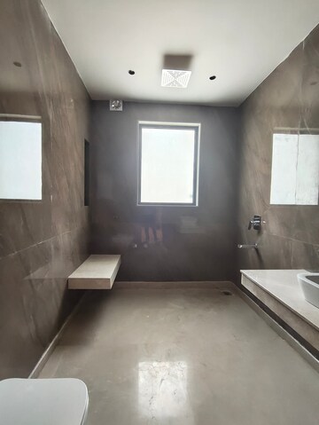 Building Lobby in Studio Builder Floor at Ansal Plaza Sector-23, Sector 23 – for Rent