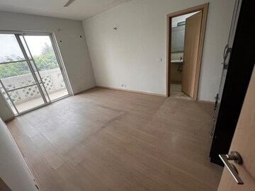 Room in 4 BHK Apartment at DLF New Town Heights II, Sector 86 – for Rent