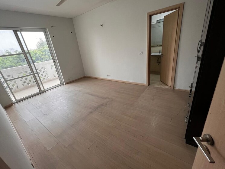 Room, dlf-new-town-heights-ii 4 Bedroom 3350 Sq.Ft. Apartment In Sector 86 Gurgaon 8937251