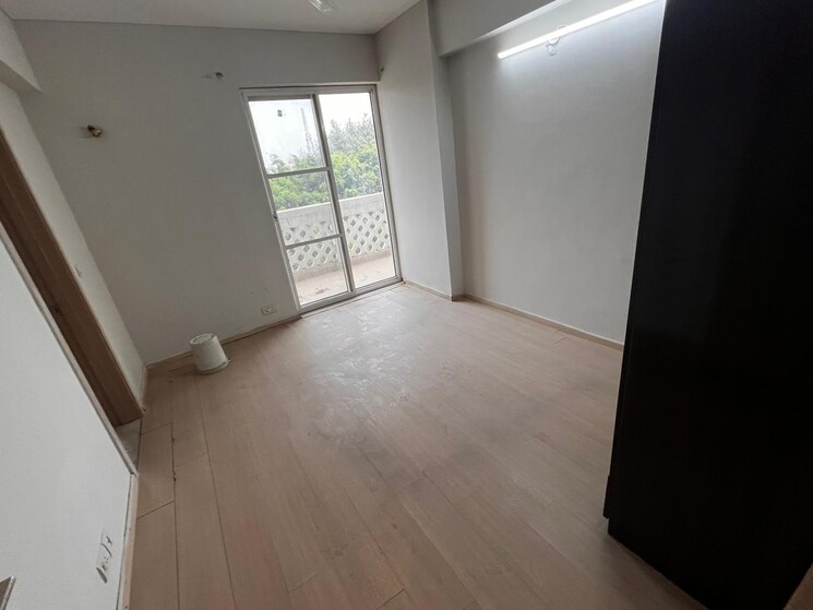 Room, dlf-new-town-heights-ii 4 Bedroom 3350 Sq.Ft. Apartment In Sector 86 Gurgaon 8937251