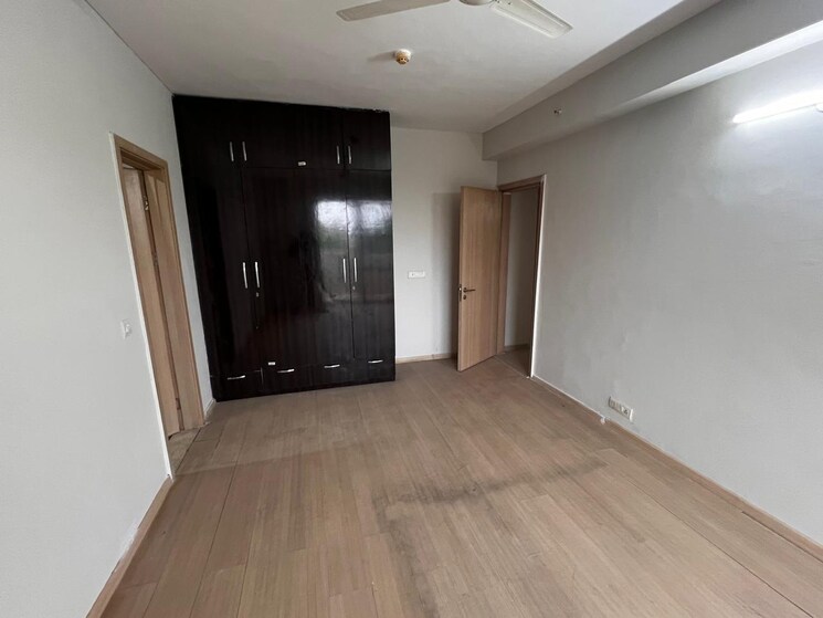 Room, dlf-new-town-heights-ii 4 Bedroom 3350 Sq.Ft. Apartment In Sector 86 Gurgaon 8937251