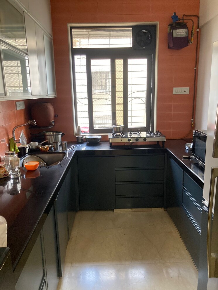 Kitchen, parshwanath-gardens 2.5 Bedroom 1000 Sq.Ft. Apartment In Matunga Mumbai 8937282