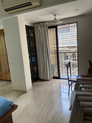 Bedroom in 2.5 BHK Apartment at Parshwanath Gardens, Matunga – for Sale
