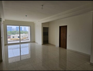Room in 4 BHK Apartment at Prestige Beverly Hills, Kokapet – for Sale