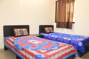 Room in  Pg at Evershine Nagar – for Rent