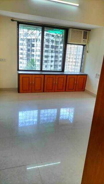 Room in 1 BHK Apartment at Arpan Darpan CHS, Goregaon East – for Rent