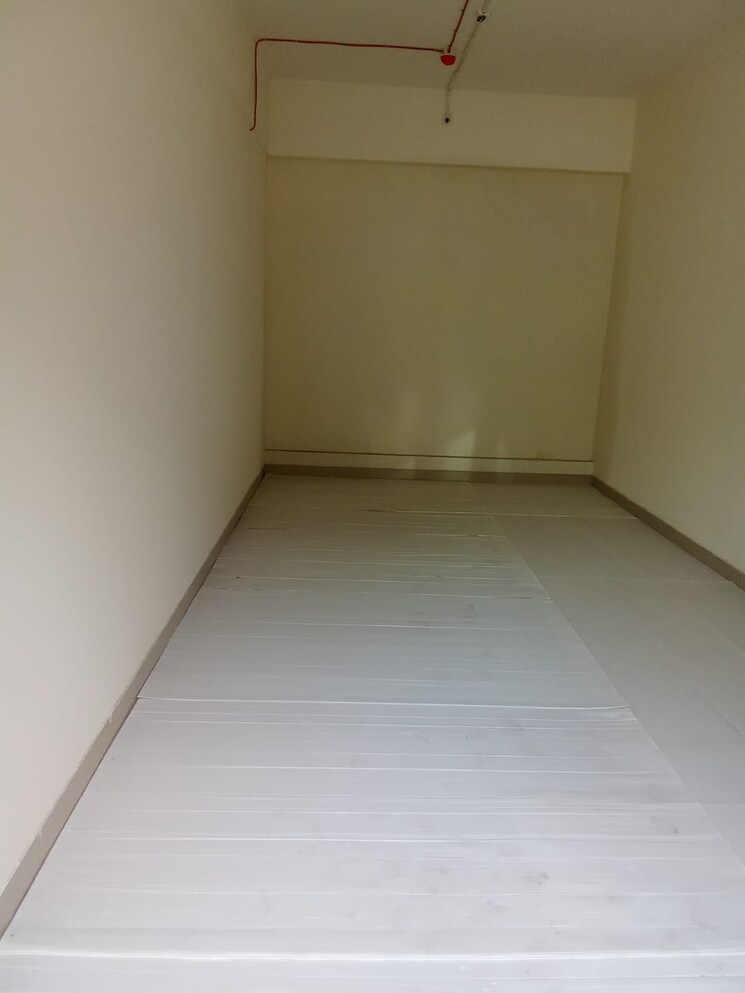 Room, andheri west Commercial Shop 275 Sq.Ft. In Andheri West Mumbai 8937293