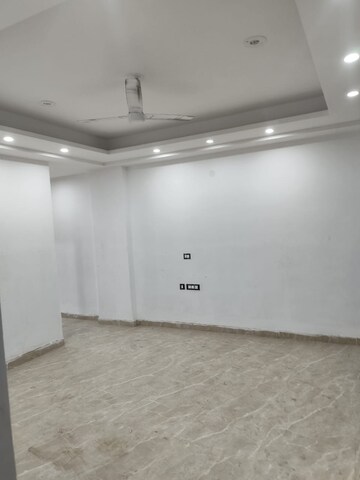 Room in 3 BHK Builder Floor at Freedom Fighters Enclave – for Rent