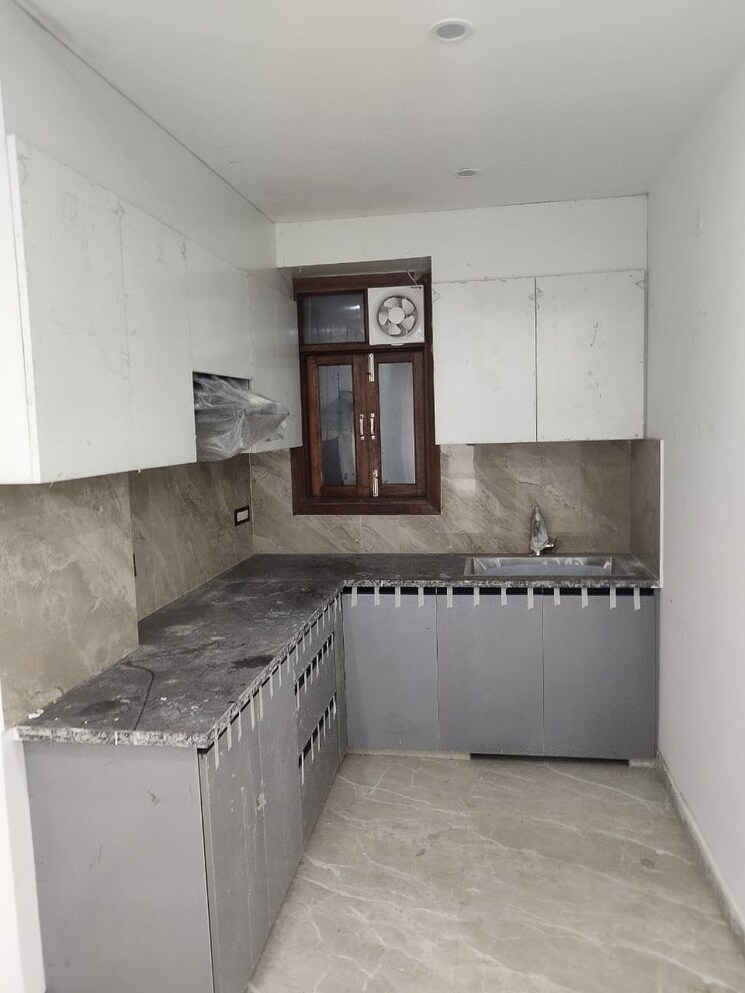 Kitchen, freedom fighters enclave 3 Bedroom 1200 Sq.Ft. Builder Floor In Freedom Fighters Enclave Delhi 8937359