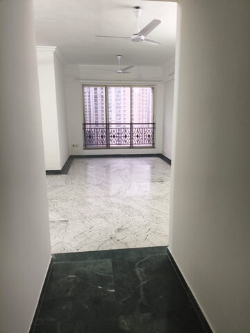 Room in 2 BHK Apartment at Hiranandani Gardens Glen Height, Powai – for Rent