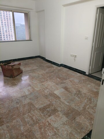 Room in 2 BHK Apartment at Hiranandani Gardens Glen Height, Powai – for Rent