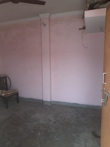 Room in 3 BHK Independent House at Raebareli Road – for Sale
