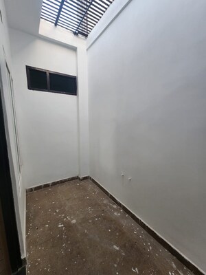 Room in 3 BHK Independent House at Raebareli Road – for Sale