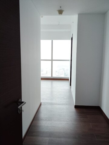 Room in 1 BHK Apartment at Nahar Amaryllis Towers and Plaza, Chandivali – for Rent