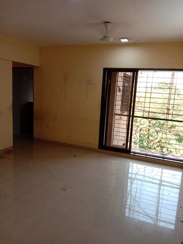 Room in 3 BHK Apartment at Mohan Mansion CHS, Chunabhatti – for Sale