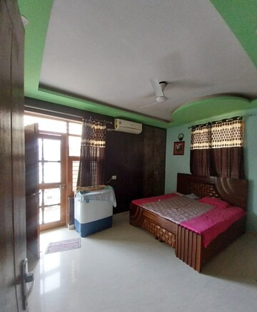 Living Room in 3 BHK Builder Floor at Sector 91 – for Sale