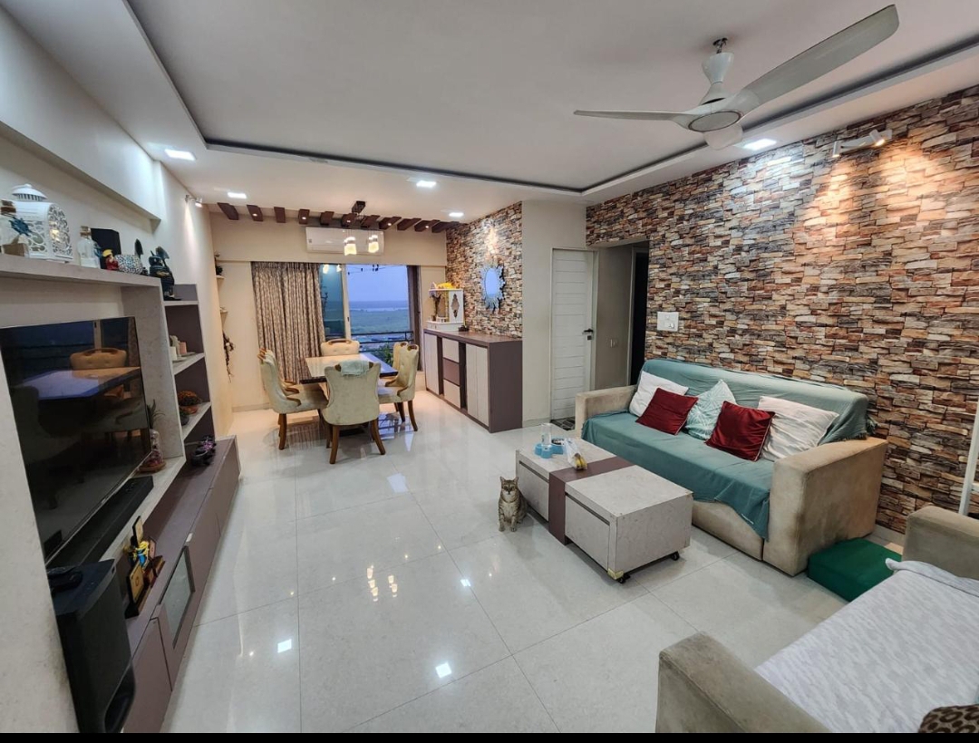 2 BHK Apartment For Rent in Gurukrupa Marina Enclave