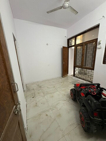Room in 3 BHK Independent House at Palam Vihar Residents Association, Palam Vihar – for Rent
