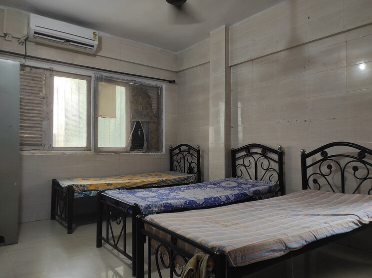 Bedroom, andheri east Pg For Boys & Girls In Andheri East 8937441
