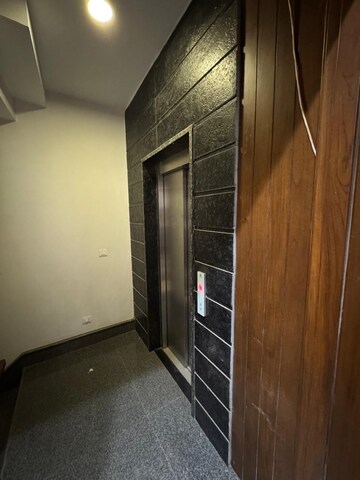 Furnished Amenities in 4 BHK Apartment at Shakti Khand 2 – for Rent