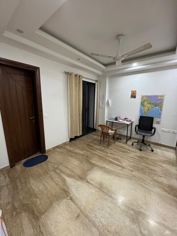 Bedroom in 4 BHK Apartment at Shakti Khand 2 – for Rent