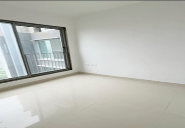 Room in 2 BHK Apartment at Sunteck City Avenue 4, Goregaon West – for Rent