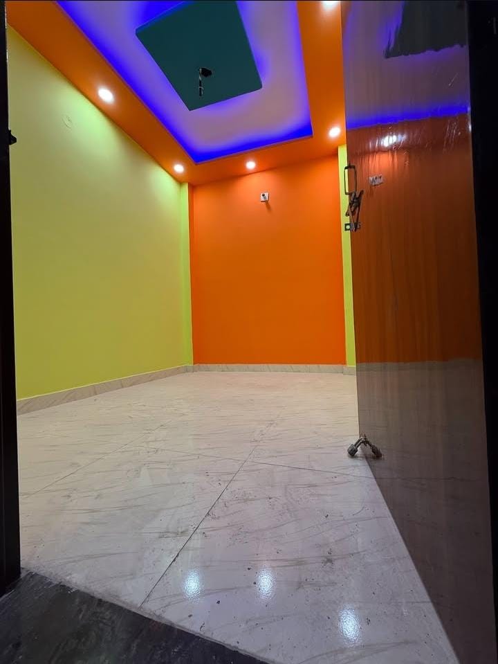 3 BHK + Servant Room Builder Floor For Rent in Building Floor 