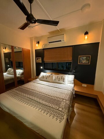 Bedroom in 3.5 BHK Apartment at Juhu Vishal CHS, Juhu – for Rent