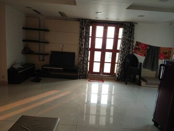 Room in 2 BHK Penthouse at Khodiyar Nagar – for Rent
