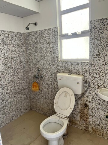 Bathroom in 2 BHK Builder Floor at Uday Arden 45, Sector 45 – for Rent