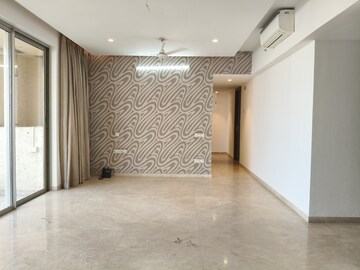 Room in 3 BHK Apartment at Hiranandani Estate, Ghodbunder Road – for Rent