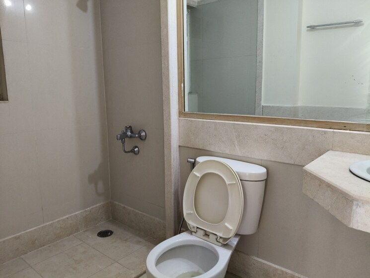 Bathroom, hiranandani-estate 3 Bedroom 1500 Sq.Ft. Apartment In Ghodbunder Road Thane 8937594