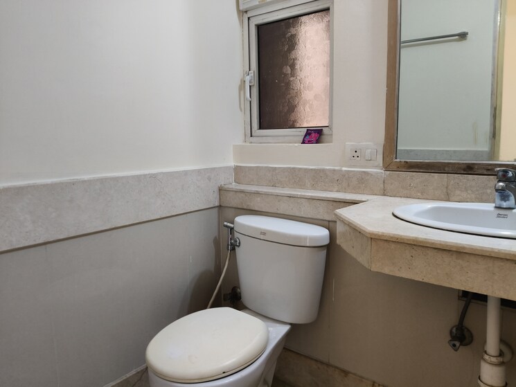 Bathroom, hiranandani-estate 3 Bedroom 1500 Sq.Ft. Apartment In Ghodbunder Road Thane 8937594