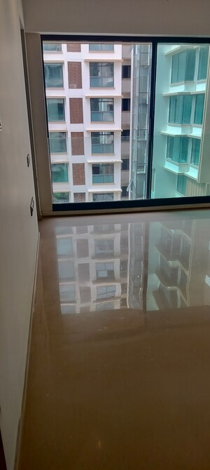 Room in 4 BHK Apartment at Arkade Aura, Santacruz West – for Sale