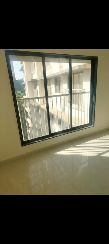 Room in 1 BHK Apartment at Bhoomi Samarth, Goregaon East – for Rent