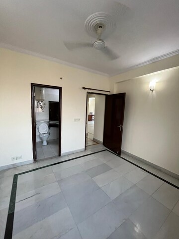 Room in 3 BHK Apartment at Karamvir Towers, Sector 52 – for Rent