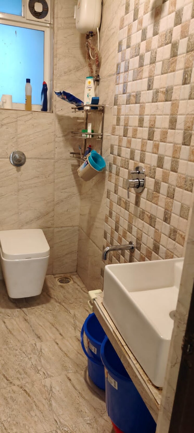 Bathroom, oshiwara-mhada 2 Bedroom 1150 Sq.Ft. Apartment In Andheri West Mumbai 8937773