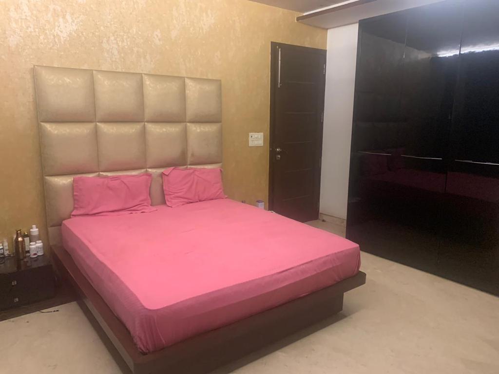3 BHK + Servant Room Builder Floor For Rent in Boutique Residential Apartments G-88