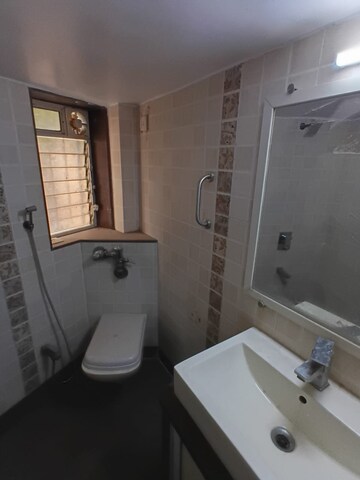 Master Bedroom in 3 BHK Apartment at Pearl Prabha Apartment, Andheri West – for Rent