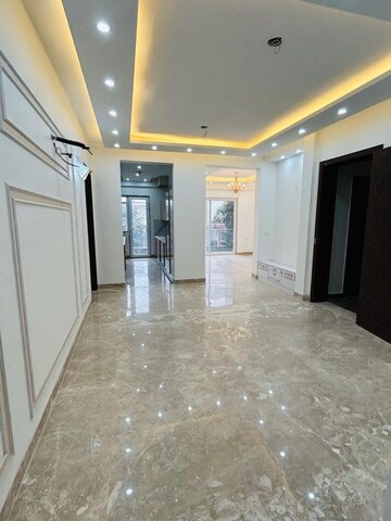Room in 3 BHK Builder Floor at Sushant Lok Iii – for Rent