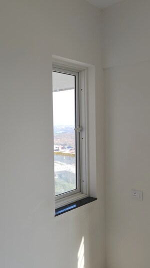 Room in 3 BHK Apartment at Yashwin Orizzonte, Kharadi – for Sale