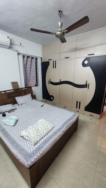 Master Bedroom in 2 BHK Apartment at Ghatkopar West – for Rent