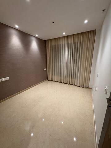 Room in 3 BHK Apartment at Hiranandani Highland, Powai – for Rent