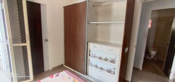 Furnished Amenities in 3 BHK Apartment at New Vip Road – for Rent