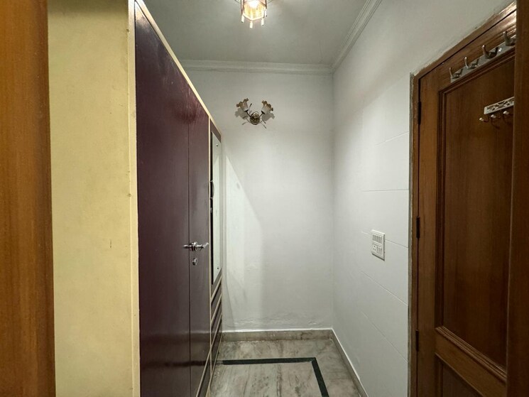 undefined, sector 51 3 Bedroom 3500 Sq.Ft. Villa In Sector 51 Noida 8938001