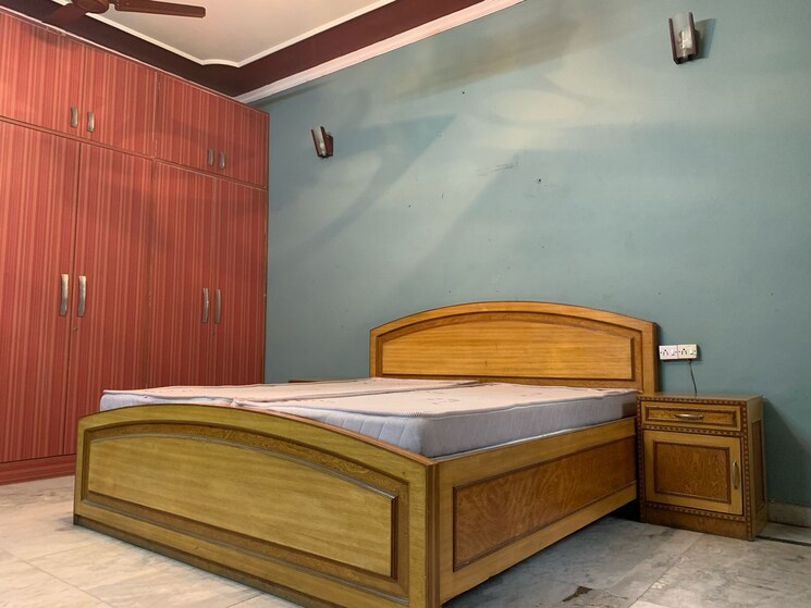 Bedroom, sector 51 3 Bedroom 3500 Sq.Ft. Villa In Sector 51 Noida 8938001