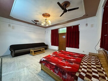 Bedroom in 3 BHK Villa at Sector 51 – for Rent