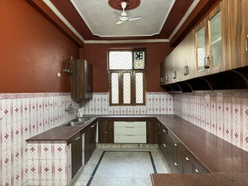 Kitchen in 3 BHK Villa at Sector 51 – for Rent