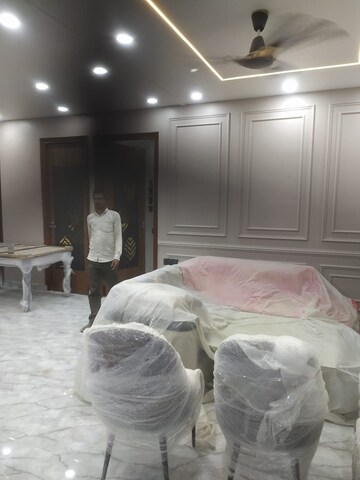 Bedroom in 3 BHK Villa at Sector 41 – for Rent