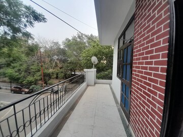Balcony in 2 BHK Villa at Sector 48 – for Rent